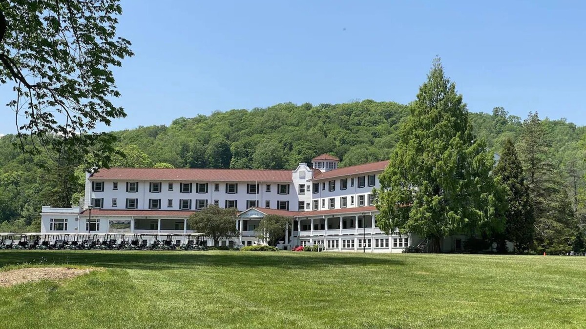 Shawnee On Delaware Hotel | 2 Units | Inviting Retreat Great for Nature Hikes & Relaxing River Trips