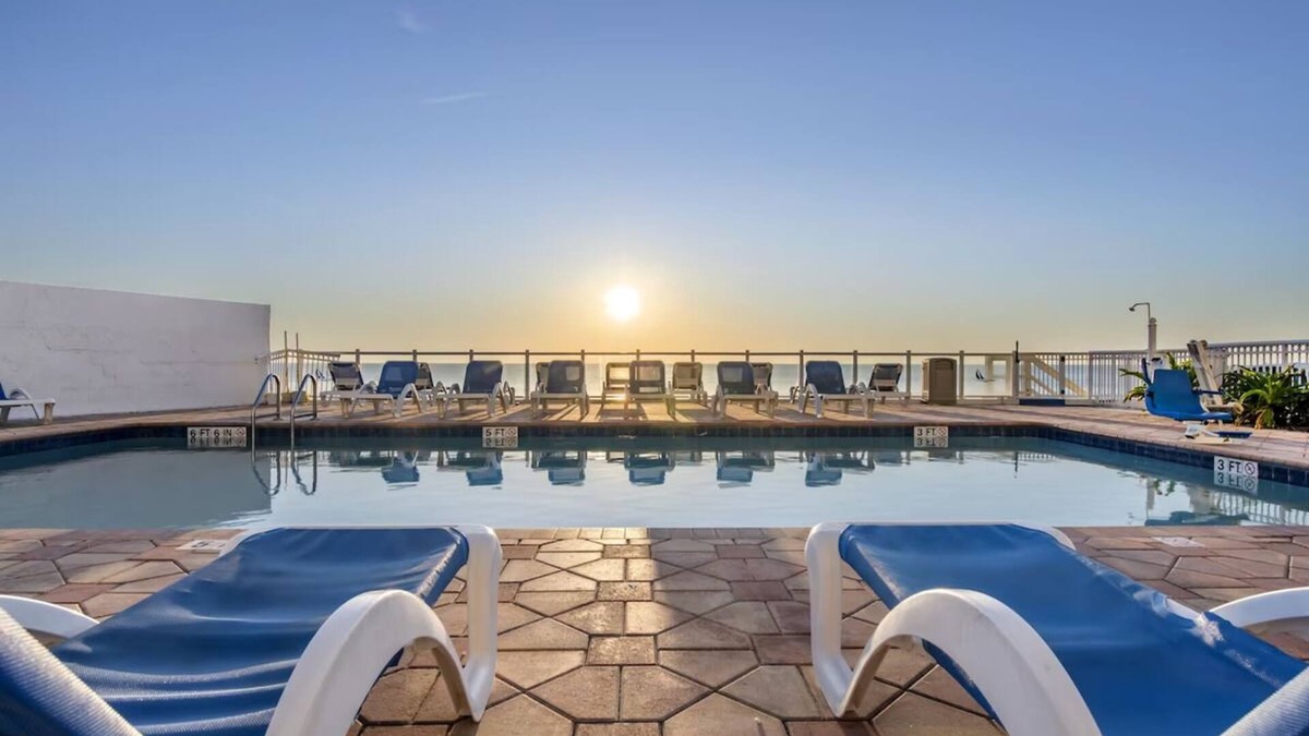 Seabreeze Park Hotel | 2 Units | Inviting Family Stay | Ocean Views, Beachside Fun & Local Attractions
