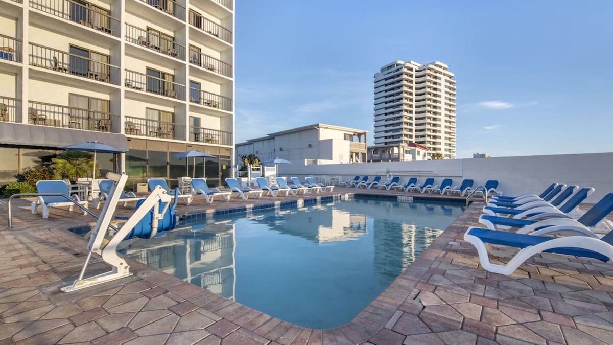 Seabreeze Park Hotel | 2 Units | Spacious Family Stay w/Ocean Views | Near Beaches & Top Hotspots