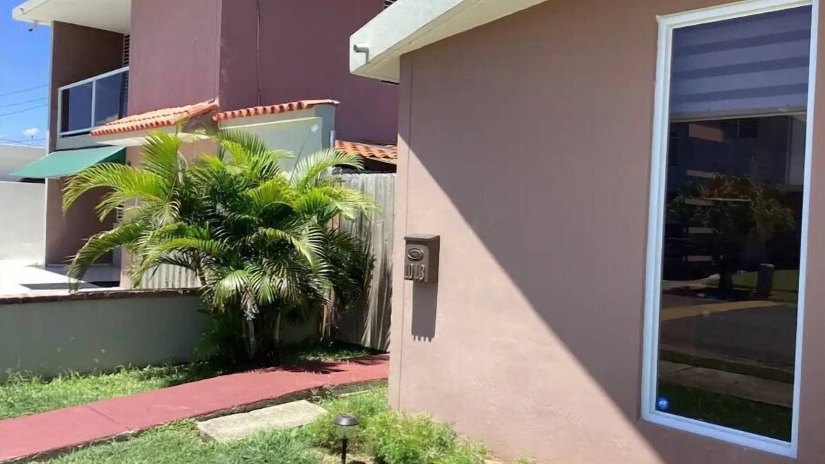 Mayaguez Villa | 2 VILLAS 2 POOLSn Keep the family together n FIT 20 + PEOPLE