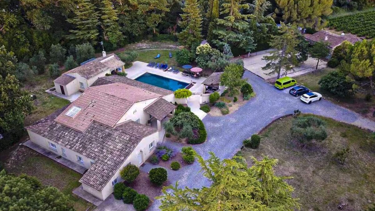 Sainte-Anastasie Villa | 2 villas privées 17 personnes maximum piscine privée et chauffée sans vis à vis