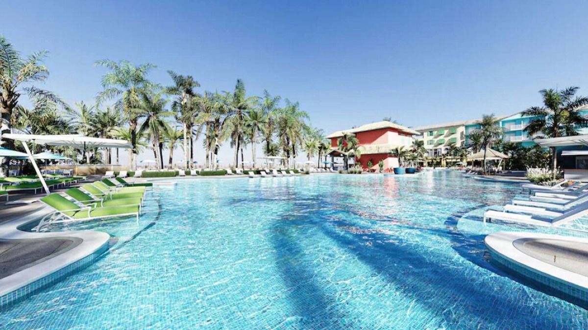 Fort Myers Beach Resort | 2 Welcoming Rooms | Steps from Times Square & Pier | Pool, Spa + Beachfront