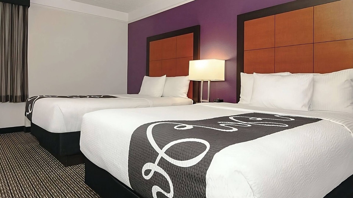Guasti Hotel | 2 x 2 Double Beds at La Quinta Inn & Suites by Wyndham Ontario Airport