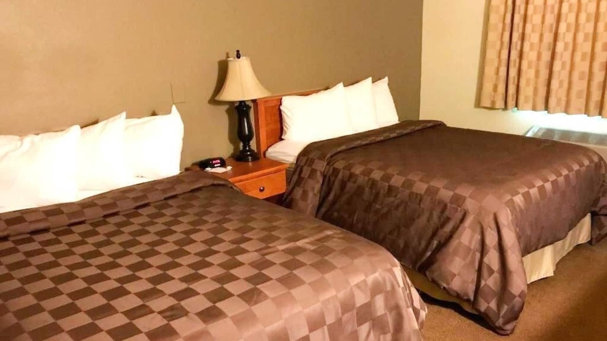Kellogg Apartment | 2 x 2 Queen Beds Accommodations at FairBridge Inn & Suites Kellogg