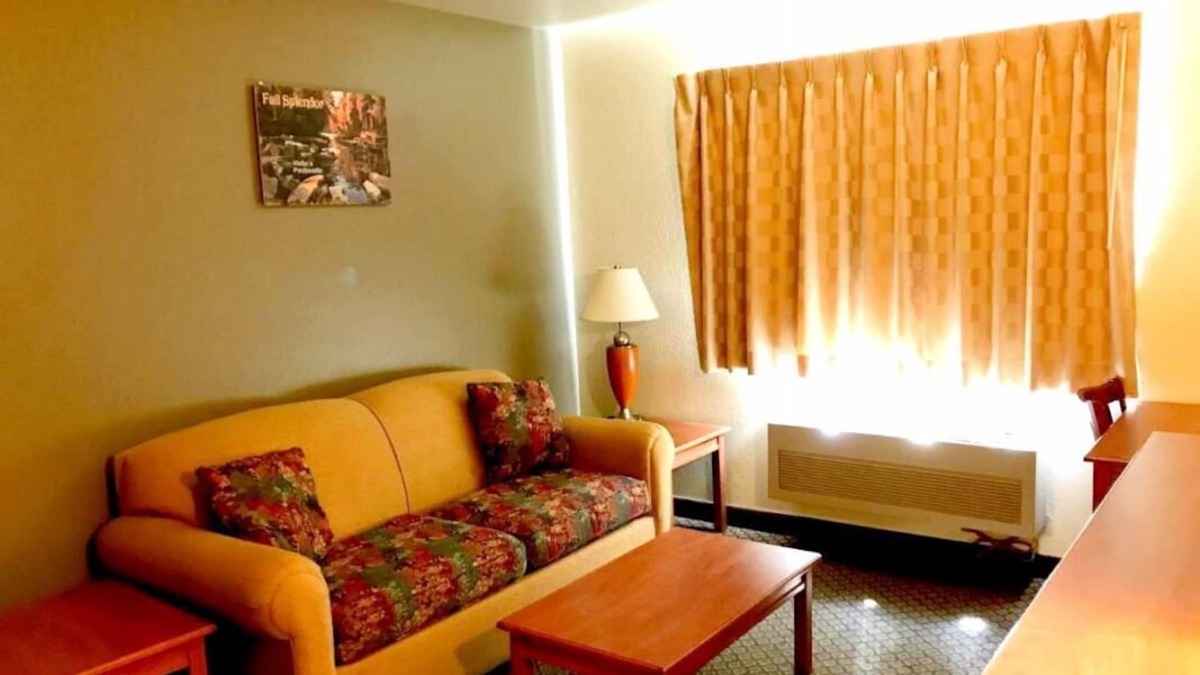 Kellogg House | 2 x Non-Smoking Queens Accommodations at FairBridge Inn & Suites Kellogg