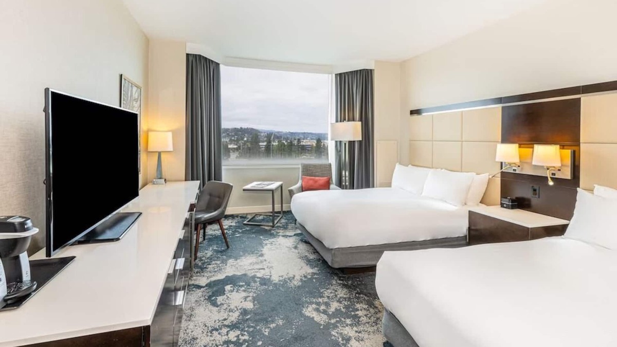 Redwood Shores Hotel | 2 x Two Double Water View Room at Grand Hotel San Francisco, Pets Allowed