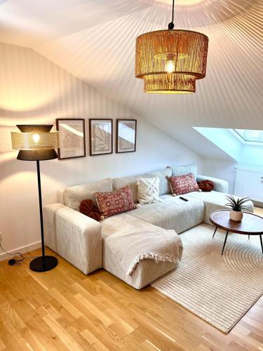 Aschaffenburg Apartment | 2-Zimmer Apartment - Zentral über den Dächern von Aschaffenburg - 5 min vom HBF - Gegenüber City Galerie