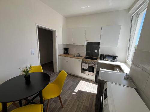 Neumuenster Apartment | 2 Zimmer Unterkunft in Zentraler Lage Wasbeker Str