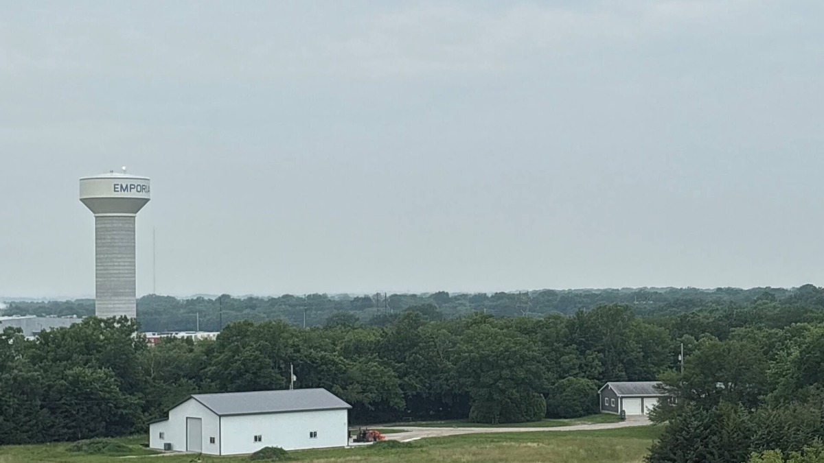 Emporia House | 20 acres Bunkhouse in Emporia, KS
