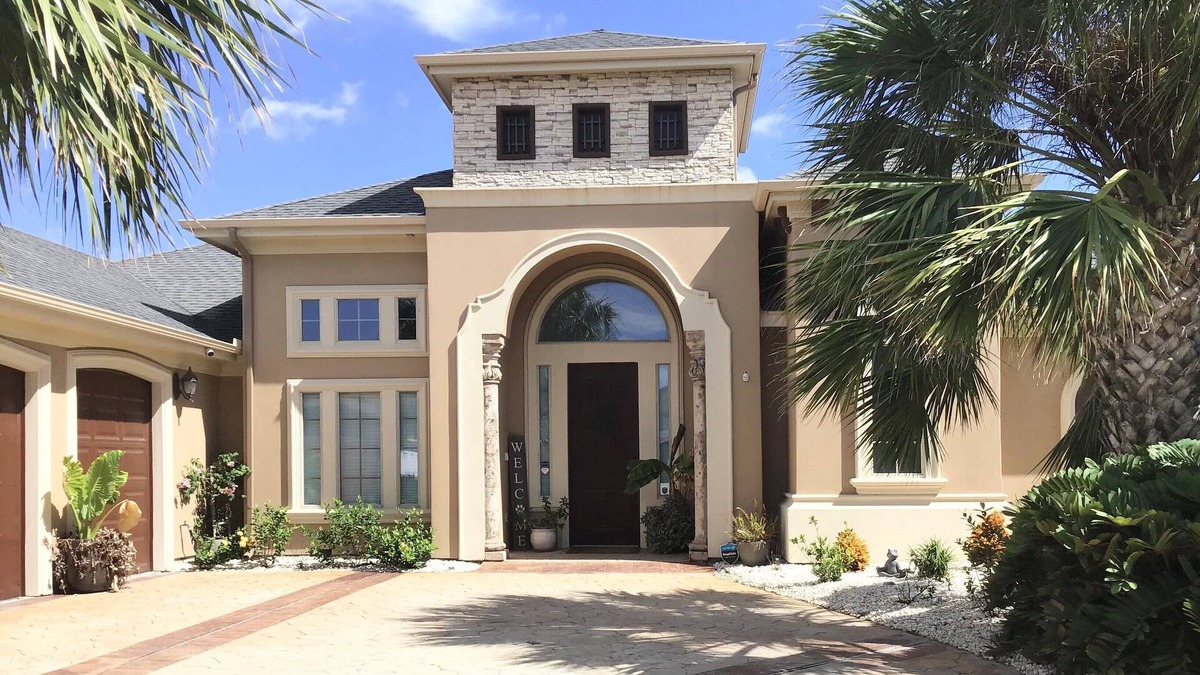 Laguna Vista House | 20 Country Club private pool beauty