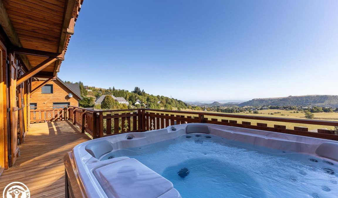Besse-et-Saint-Anastaise House | 205 m² Gîte ∙ 5 bedrooms ∙ 12 guests