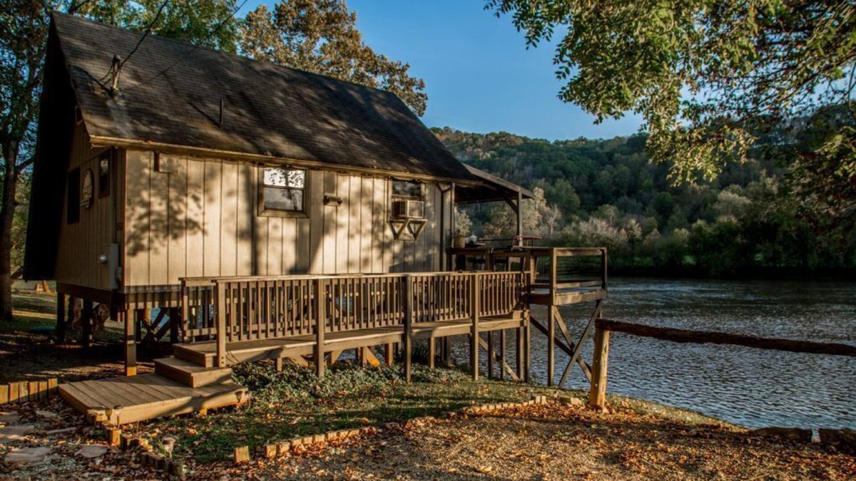 Draper Cabin | 20 ft from New River! Amazing Sunset View - 1BS4 w/Loft - Shaman's Cure
