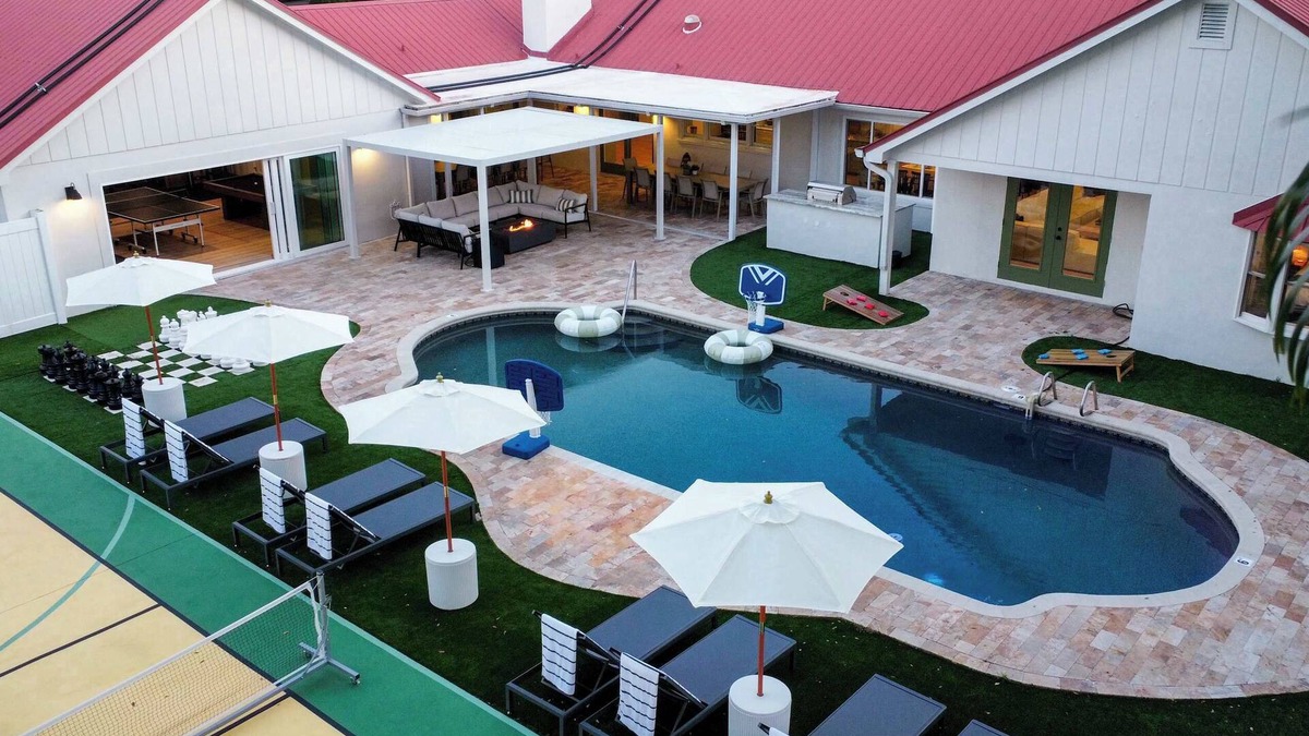 Anona House | 20 Guests | Pool Luxe Gym Sauna Pickleball