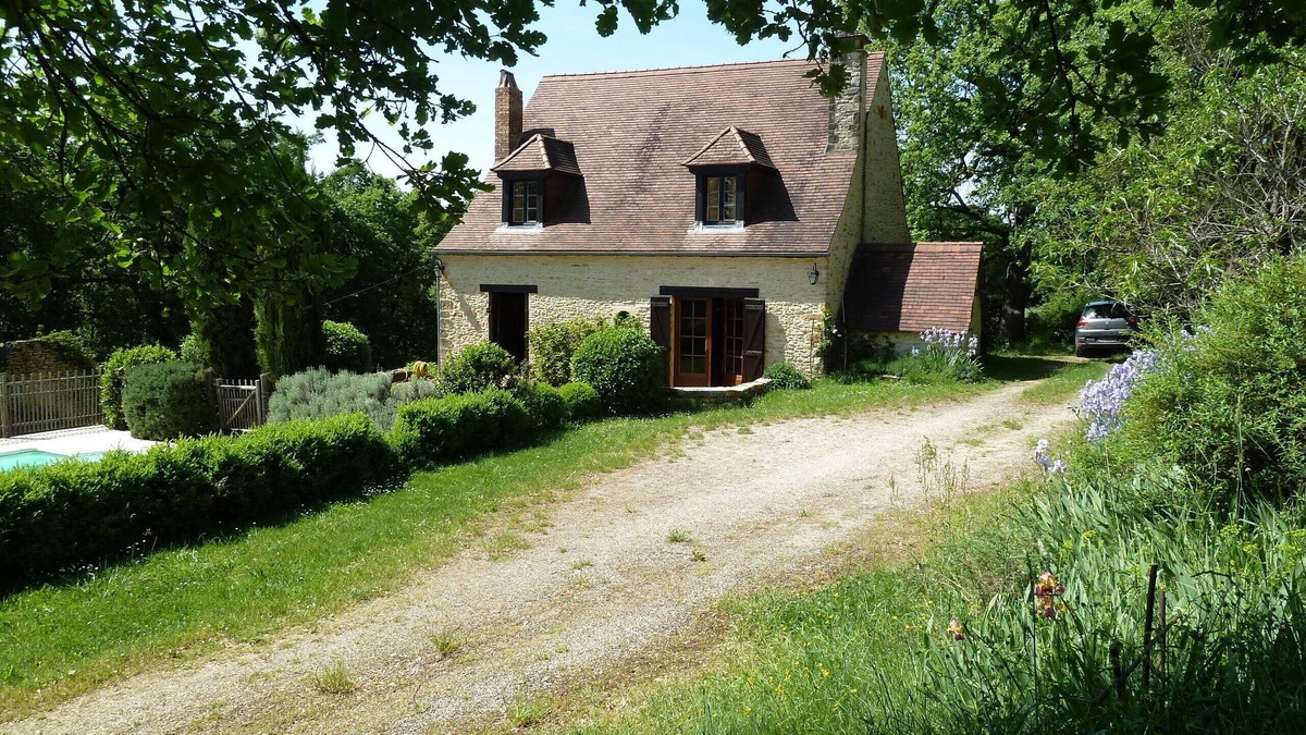 Jayac House | 20 km from Sarlat, a haven of peace welcomes you .