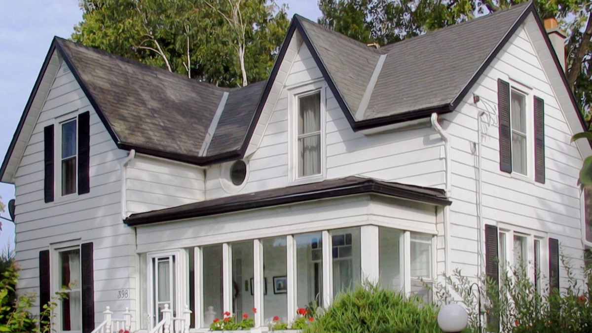 Wellington House | 20 m from Sandbanks ~ Family-friendly ~ 2-story ~ 3-bedroom ~2-bath century home