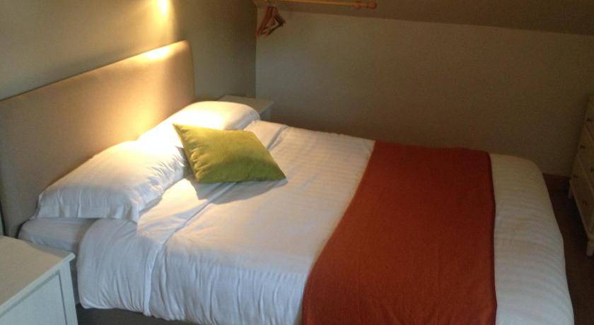 Castlebar Bed & Breakfast | 20 m² Bed and breakfast ∙ 3 guests