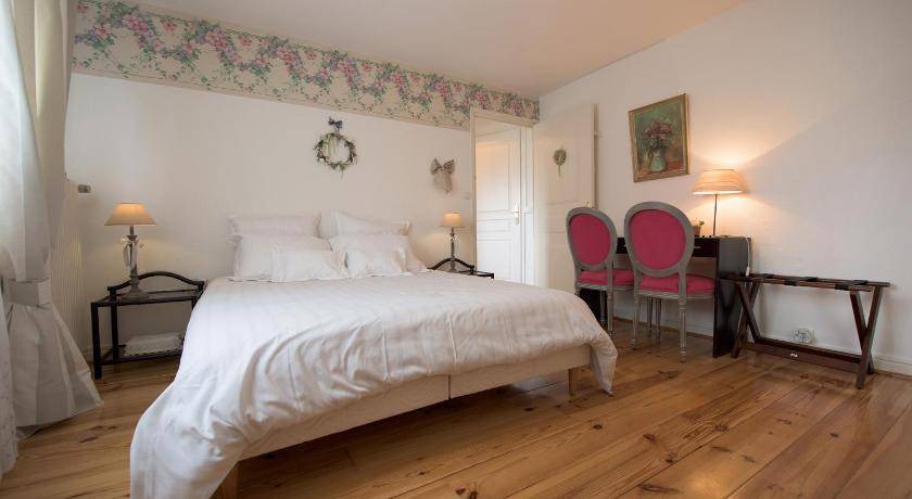 Marcq-en-Baroeul Bed & Breakfast | 20 m² Bed and breakfast ∙ 3 guests