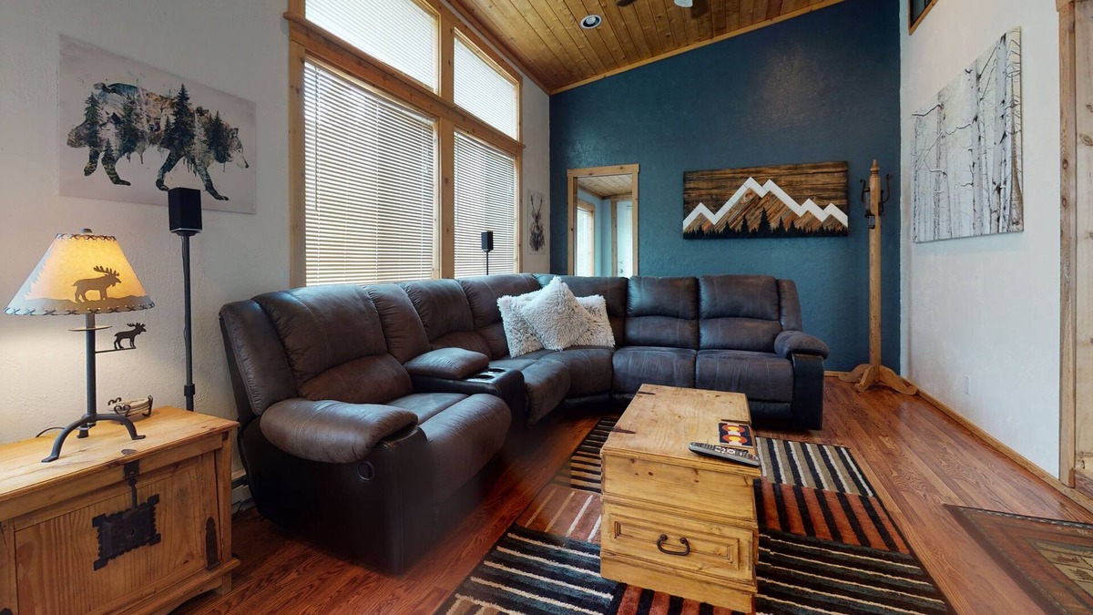 Breckenridge Ski Chalet | 20 min ski-10 min to Breck-Heated Pool-Hot Tubs