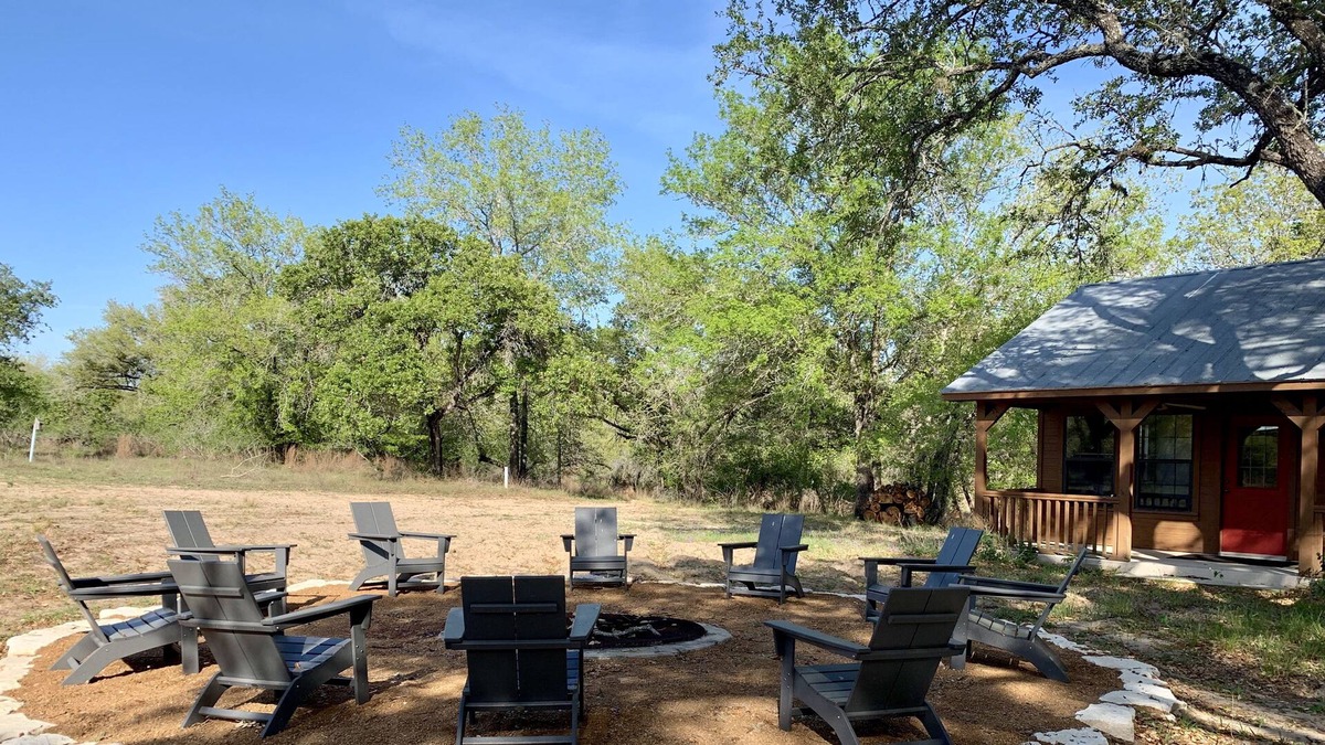 Floresville House | 20 Min to Riverwalk! 3 Homes w/ lots of space, Fire pit, Rec Room, big deck