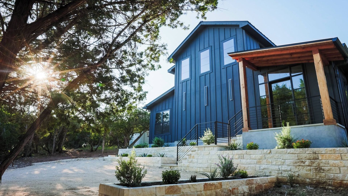 Austin House | 20 mins to downtown/Cowboy Pool/Hot Tub/Patio/Sleeps 12
