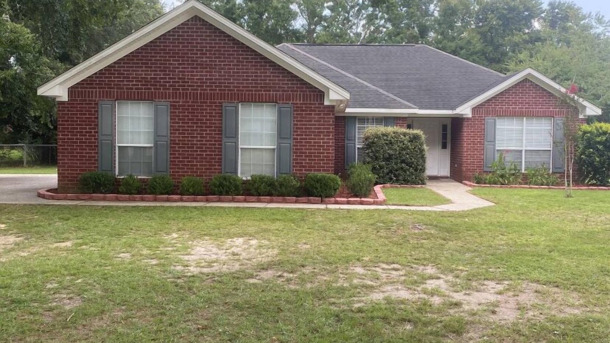 Foley House | 20 MINUTES TO BEAUTIFUL WHITE SANDY BEACHES