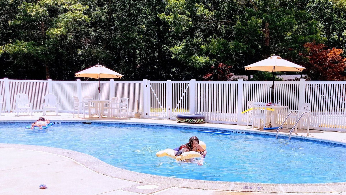 Woodbine House | 20 Minutes to Sea Isle, 30 Minutes to Wildwood