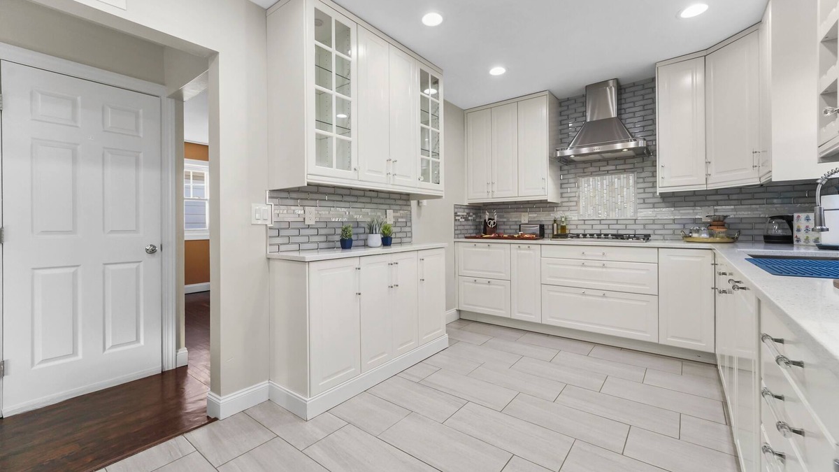 Constable Hook House | 20% Off 6br Home 3 parking spaces, Chef’s Kitchen