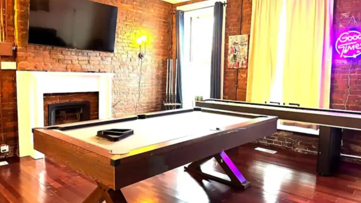 Butchertown Condo | 20% OFF! Bourbon Trail Loft 6BR Sleeps 16