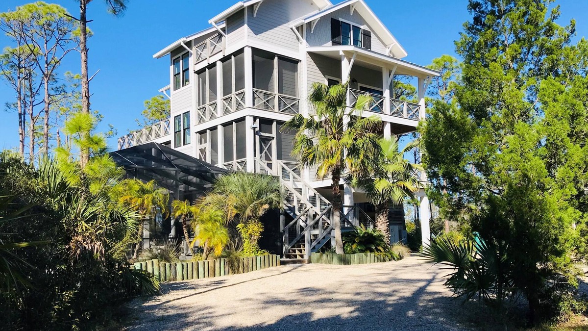 Plantation House | 20% OFF FALL! Bayfront, Handi-cap Accessible w/Pool & Elevator, Kayaks