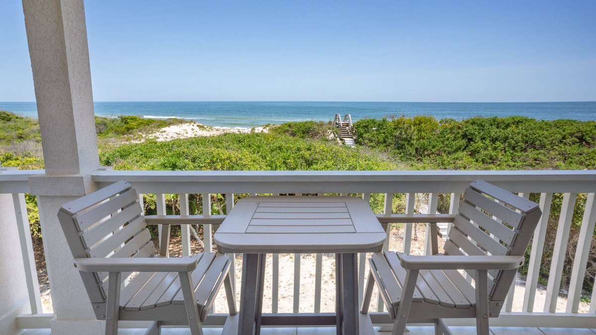 Plantation House | 20% OFF FALL! Beachfront, 5BR/4BA Sleeps 10, 3 Community Pools!