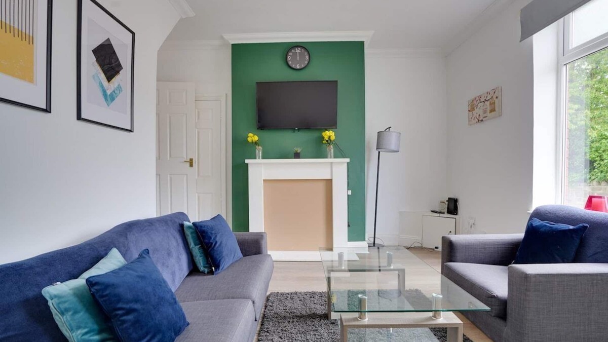 Newbottle House | 20%Off -Furnished House/Wi-Fi/Free parking/6 Guest