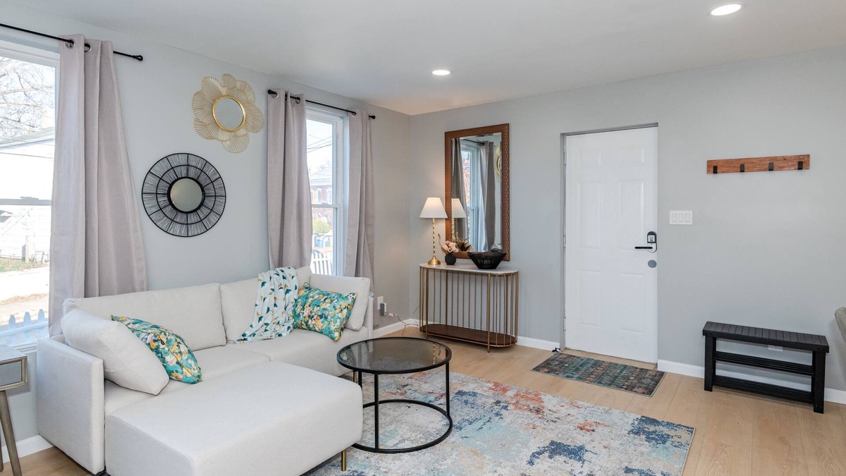 South Park Cottage | 20% OFF Hickory Hideaway! Next to UD! 2 Bed!1 Bath