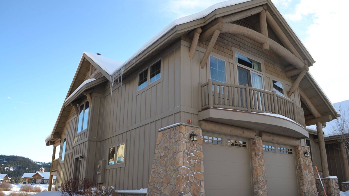 Big Sky Meadow Village House | 20% off-Luxury home w/mountain/creek views; sauna/steam room; upscale/peaceful