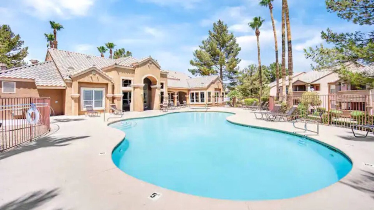 Summerlin Condo | 20% off New Cozy Condo Pool Spa & Gym!
