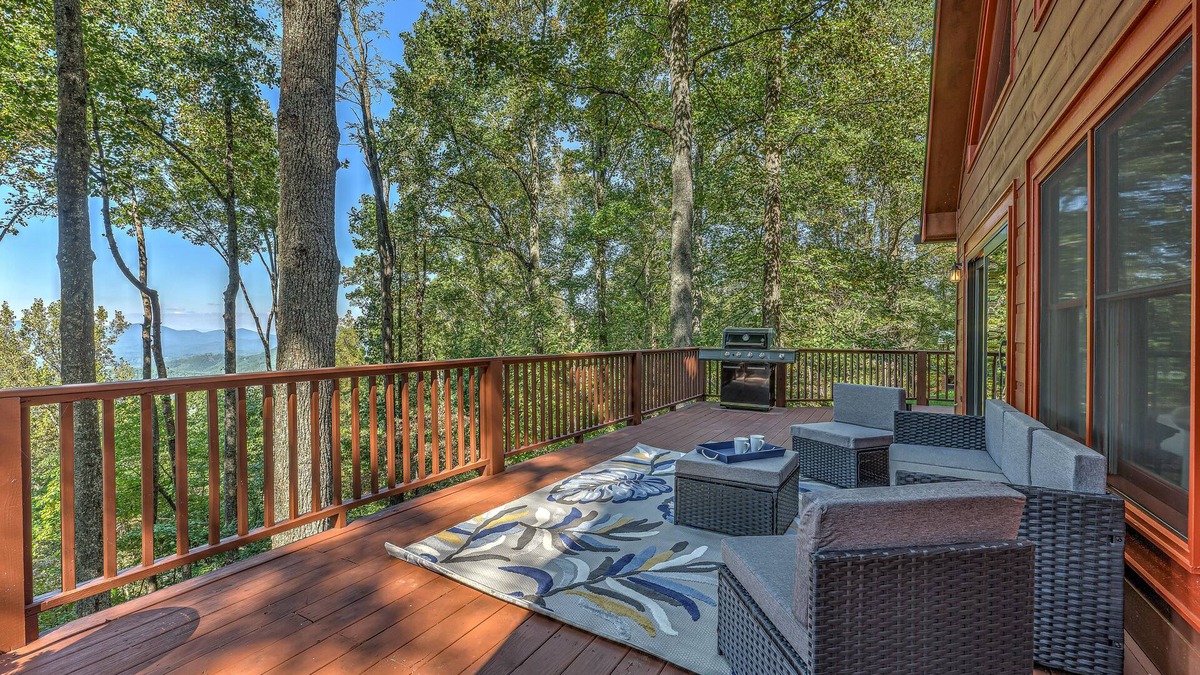 Walnut Mountain Cabin | 20% OFF| New| VIEWS | Walnut Haven| Hot Tub | GAME RM