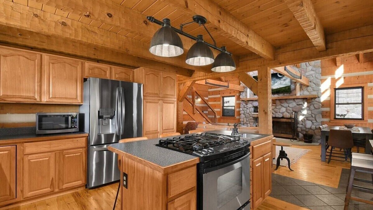 Lancaster Cabin | 20 Person Lodge! Secluded with Views! Hot Tub, Firepit, WBFP! Pet Friendly