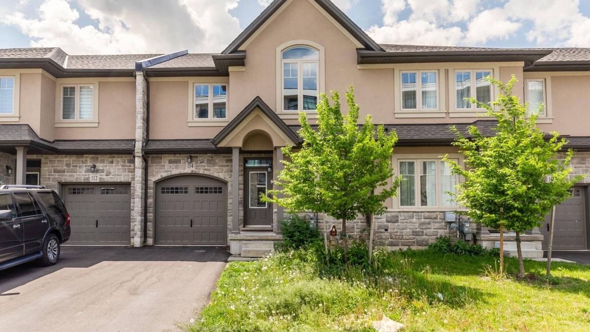 Stoney Creek Villa | 20 Ppl 5BR Townhome on the Lake. HotTub, Gym, BBQ