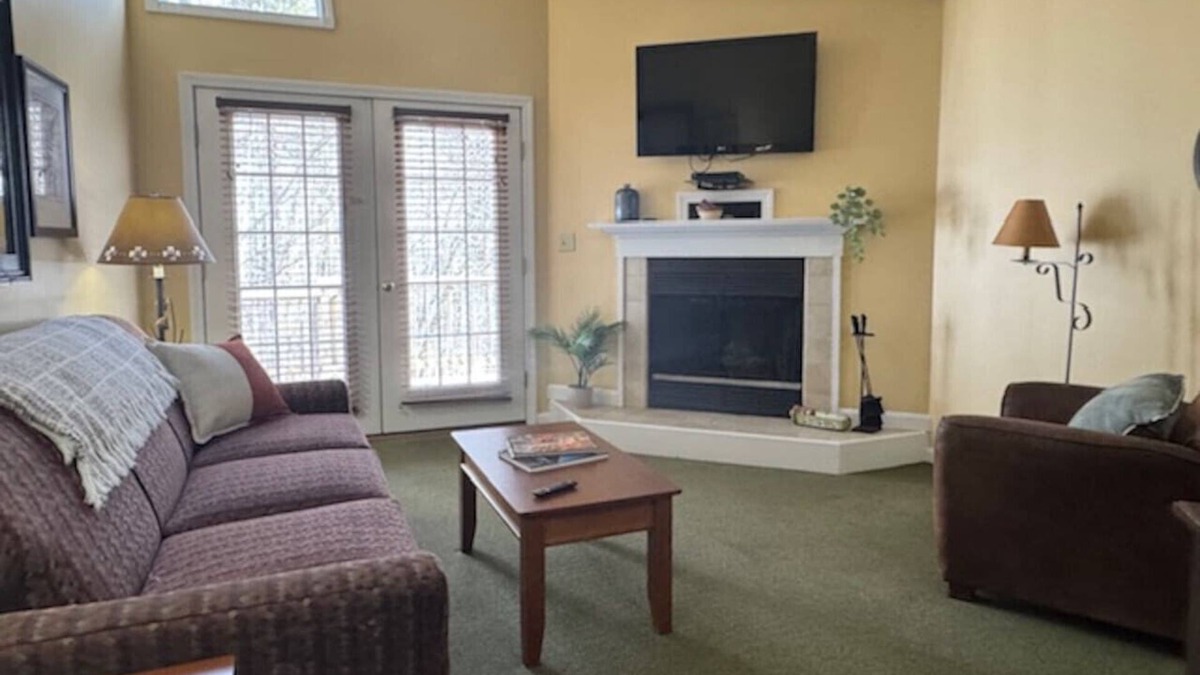 Francestown House | 20% Sale April/May NH Condo Unit 4F