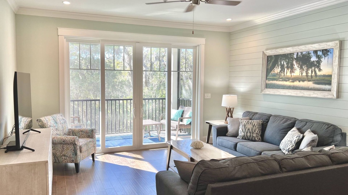Jekyll Island Condo | 20% weekly discount! 3 BR Condo. End Unit. Walk to Marina & Zachrys!