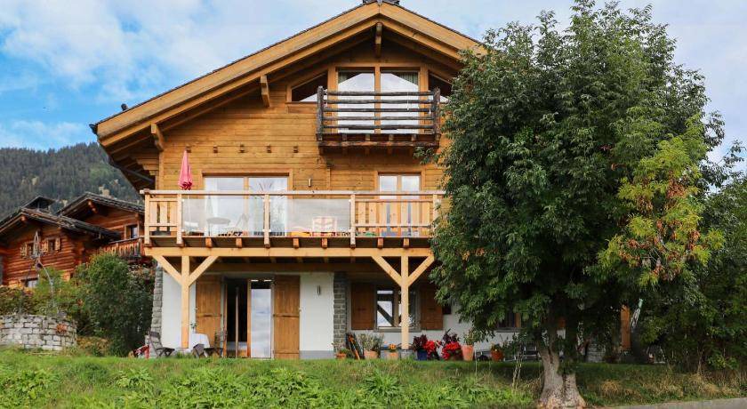 Villars-sur-Ollon Ski Chalet | 200 m² Chalet ∙ 6 bedrooms ∙ 13 guests