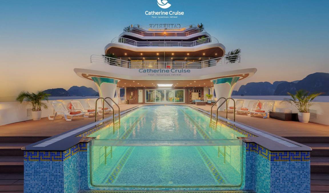 Bai Chay Boat Rental | 200 m² Houseboat ∙ 2 bedrooms ∙ 20 guests
