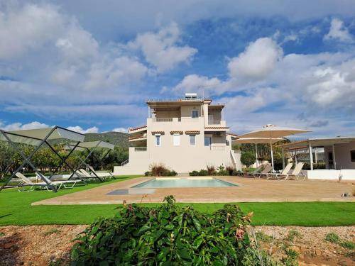 Marathon Villa | 200 m² Villa ∙ 4 bedrooms ∙ 8 guests