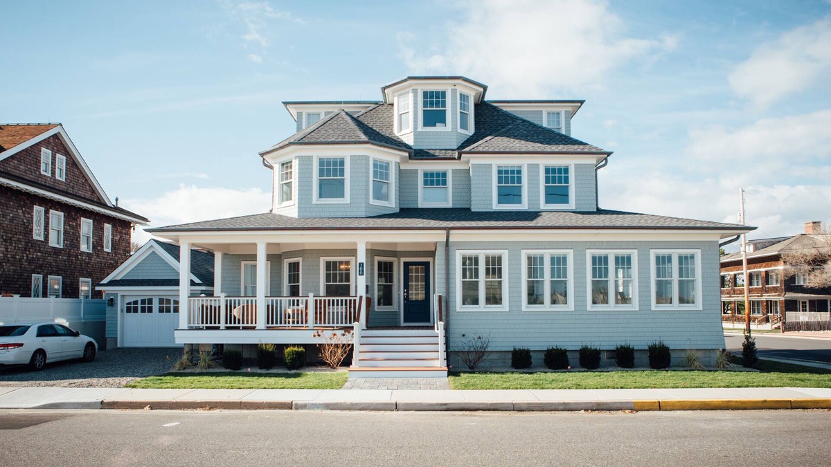 Avon House | 200 Yards from Beach Entrance