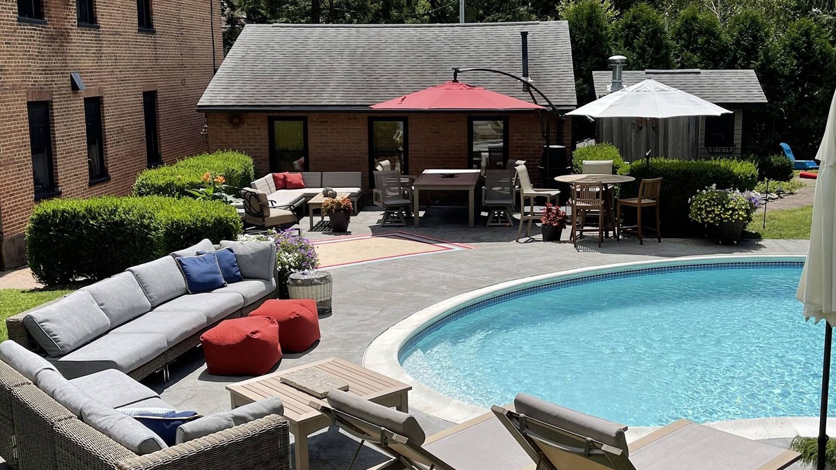 Buckingham Lake - Crestwood Other | 200 yr old Historic Farmhouse in Walkable City Neighborhood - 35 min to Saratoga