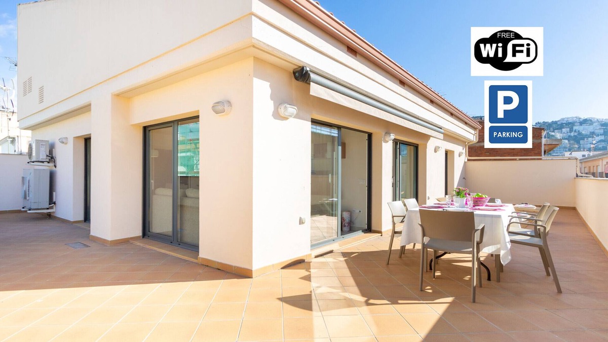 Roses Town Center Apartment | 2000-FRANCESC MACIA Duplex with wifi near the beach