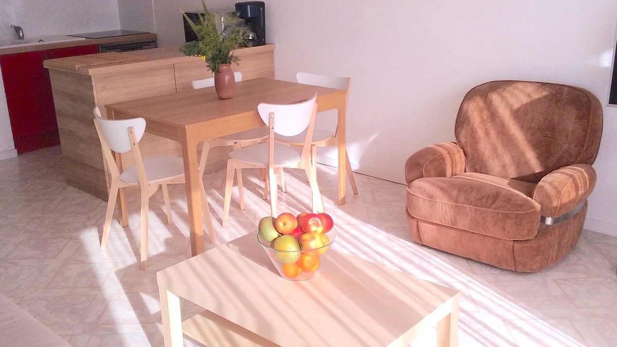Boulouris-sur-Mer Apartment | 200m from boulouris beach, 2 rooms crossing, balcony and south living room