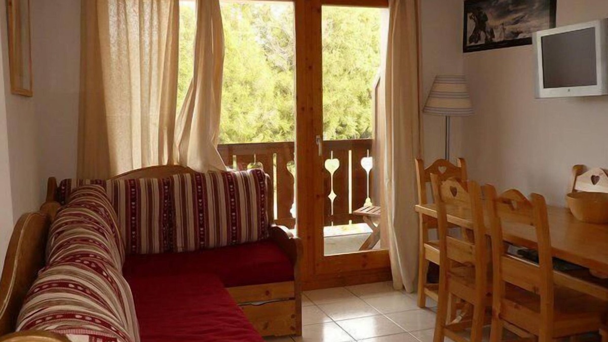 Montalbert Apartment | 200m from resort center, 2nd floor, view mountain, balcony, tv, ski locker, 33m², Montalbert