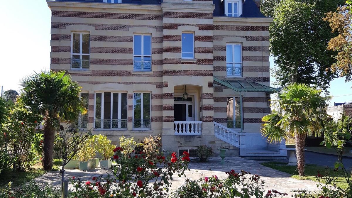 Cabourg Apartment | 200m from the beach, rating 2*, SWIMMING POOL, WiFi, 38m2, 2 bedrooms, 6 pers
