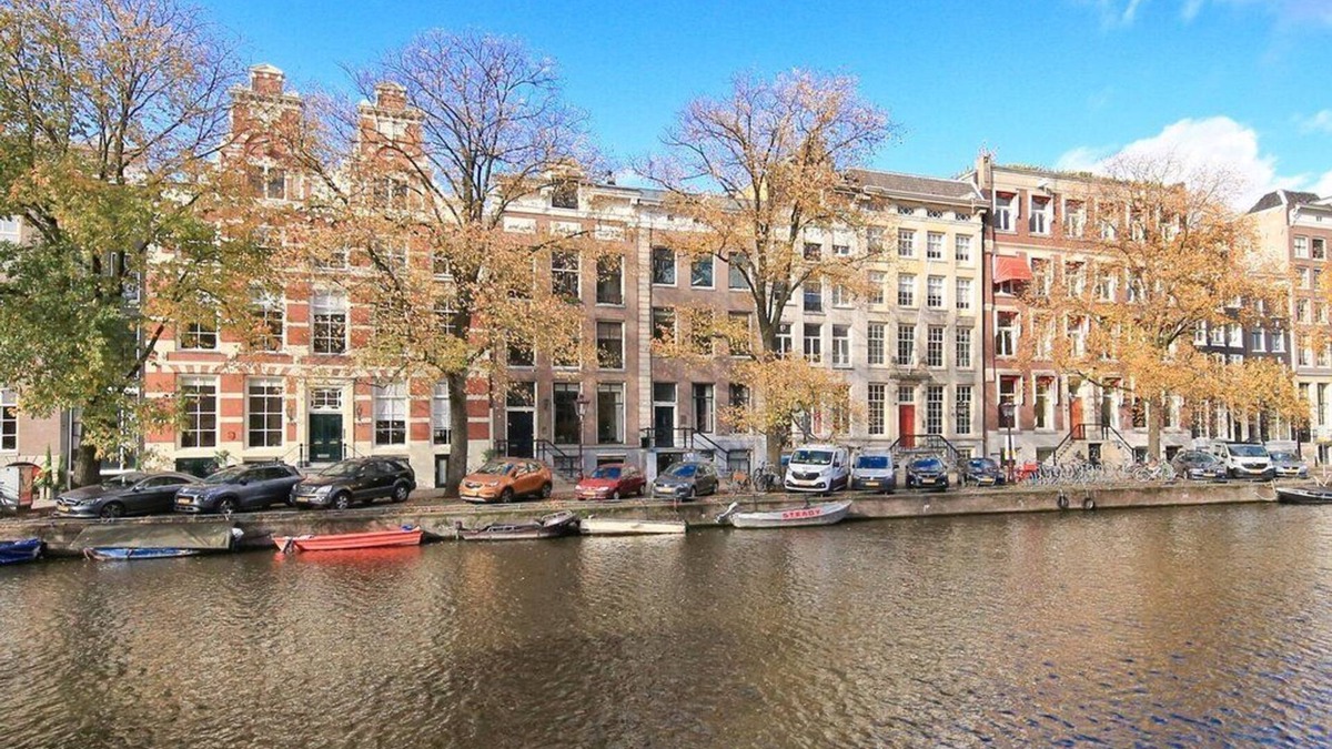 Burgwallen Nieuwe Zijde Apartment | 200SQM Amsterdam center luxury on Singel