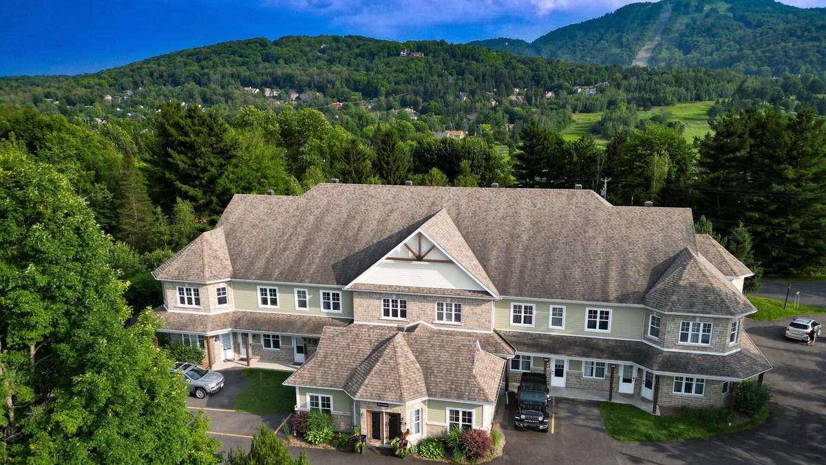 Bromont Condo | 201 Champlain Bromont condo with CITQ mountain view # 248253